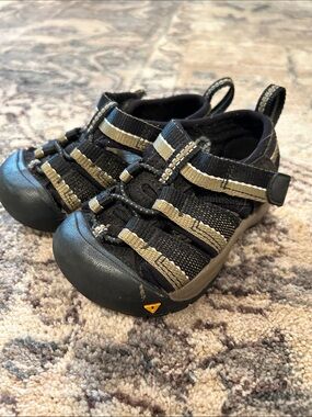 Keen Black and Tan Kids' Closed-Toe Sandals - 4C